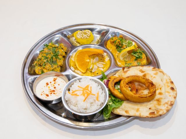 TAJ MAHAL LA ROCHE Thali fruits de mer — TAJ MAHAL à La Roche-sur-Yon